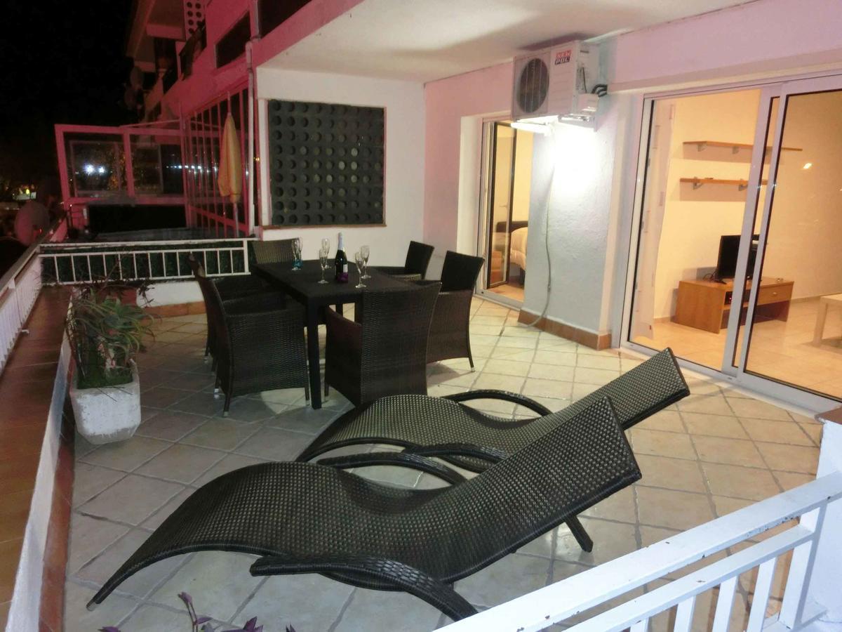 Empuriapparts Abrilmar Renovado Empuriabrava Exterior photo